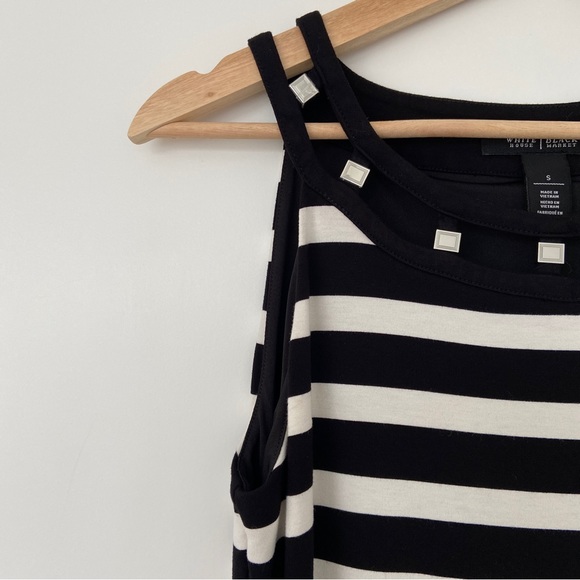 WHITE HOUSE BLACK MARKET BLACK/WHITE STRIPED DRESS W/ METAL/CUTOUT NECKLINE, S - Picture 4 of 10